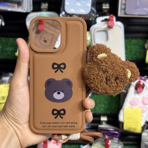 قاب سیلیکونی مدل عروسکی مناسب برای گوشی موبایل iphone 16 pro به همراه بند آویز